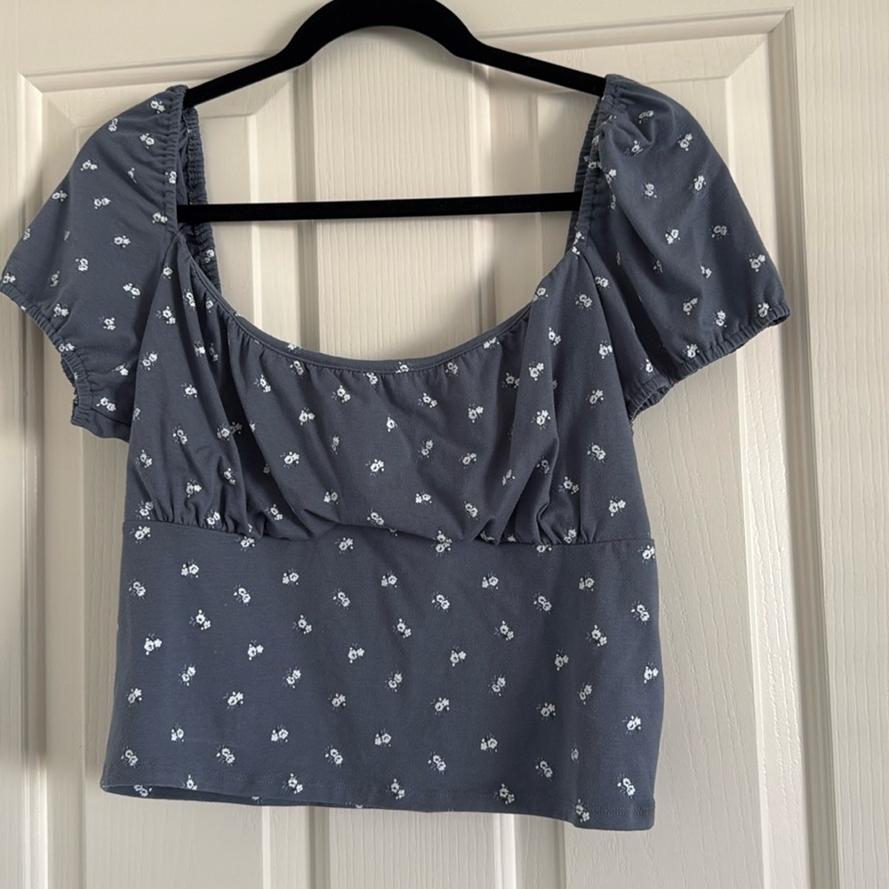 Hollister Women’s Crop Top (Like New)